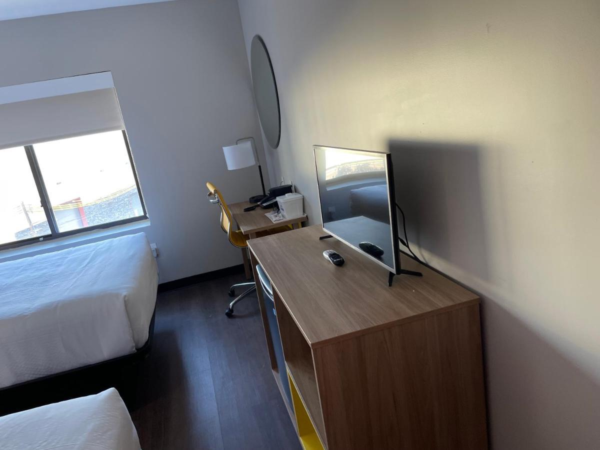 Days Inn & Suites By Wyndham Jamaica Jfk Airport New York Eksteriør billede