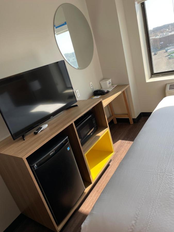 Days Inn & Suites By Wyndham Jamaica Jfk Airport New York Eksteriør billede