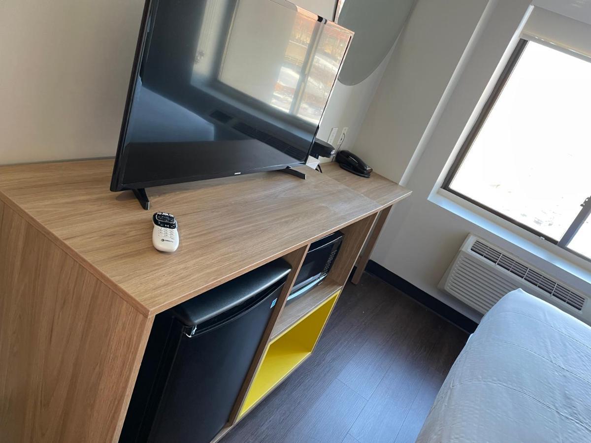 Days Inn & Suites By Wyndham Jamaica Jfk Airport New York Eksteriør billede