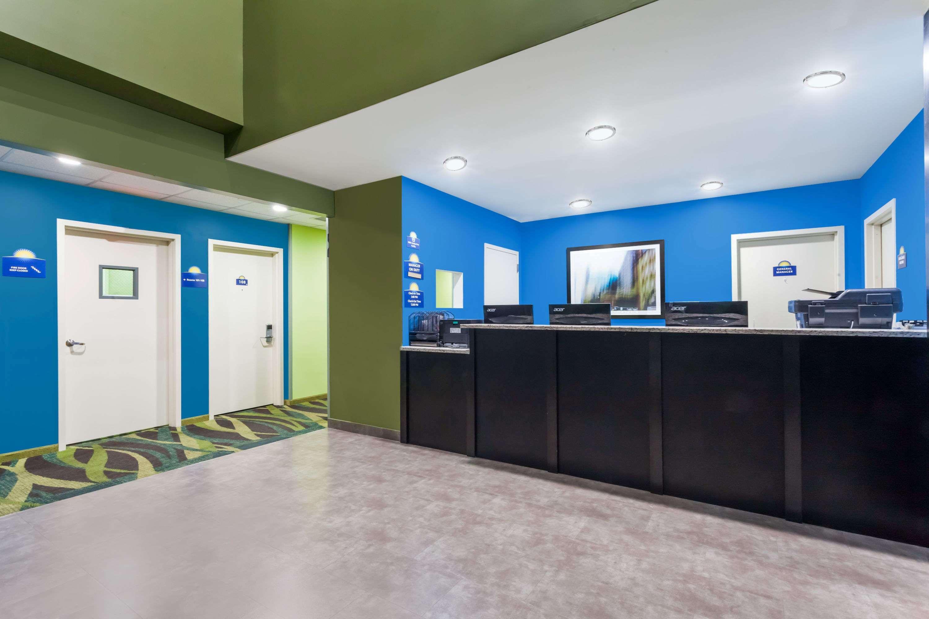 Days Inn & Suites By Wyndham Jamaica Jfk Airport New York Eksteriør billede