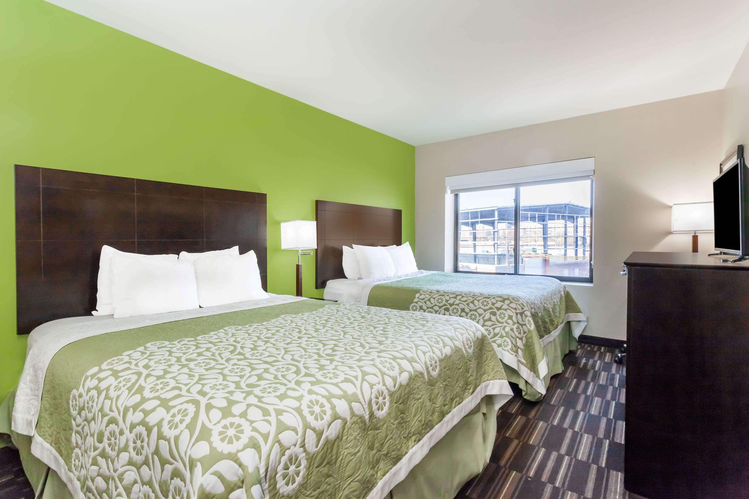 Days Inn & Suites By Wyndham Jamaica Jfk Airport New York Eksteriør billede